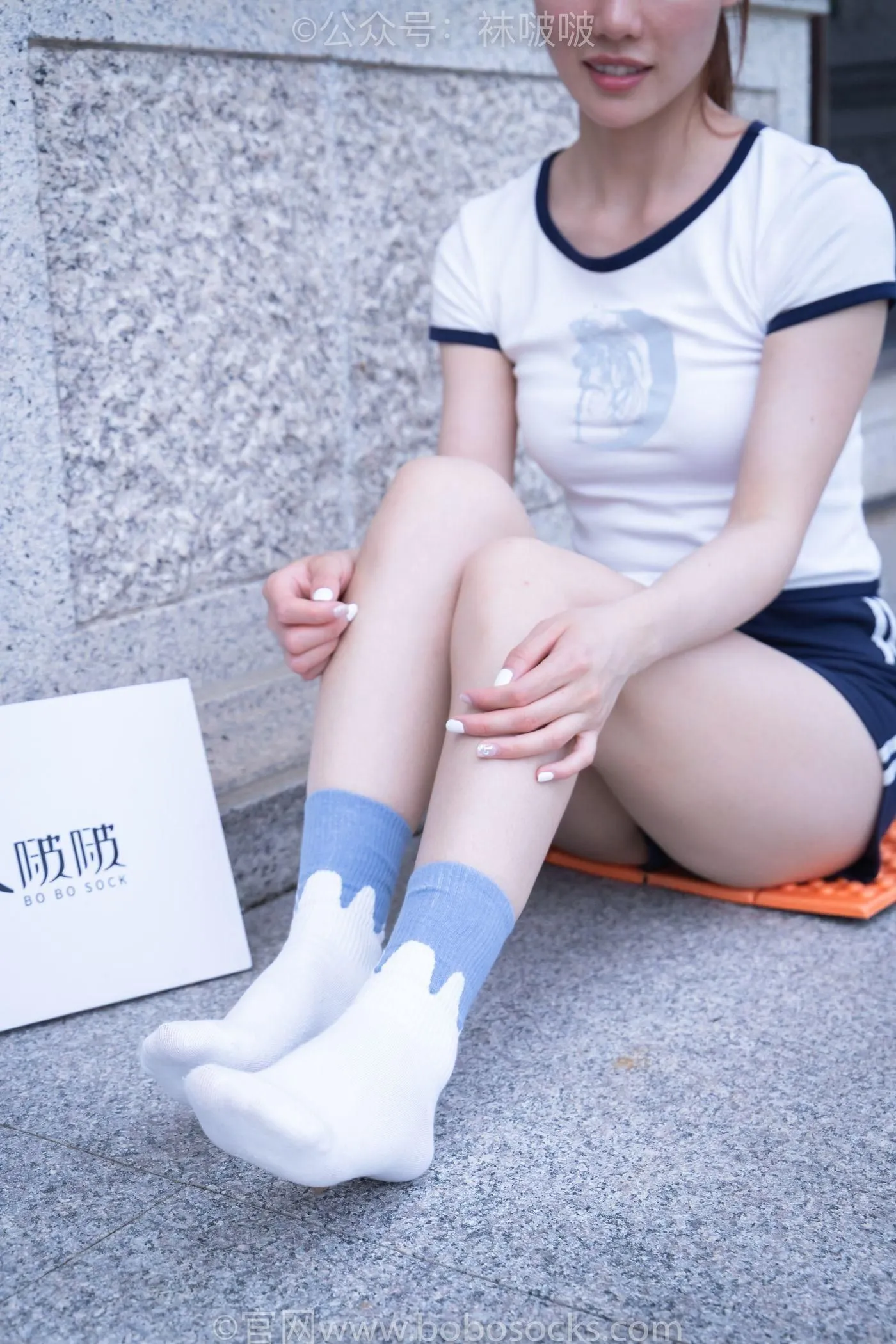 [BoBoSocks袜啵啵]NO.028 小米-运动鞋、白棉袜、裸足 [133P]插图3